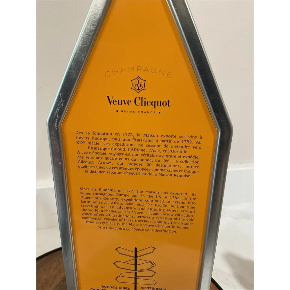 Limited Edition VEUVE CLICQUOT Destination ROME Arrow Presentation Box Tin Empty